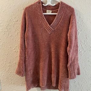 Aritzia Wilfred pink fuzzy sweater